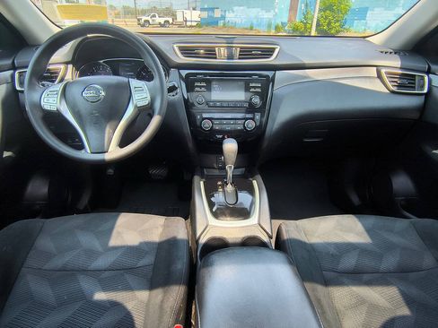 Used 2016 Nissan Rogue SV w/ SV Moonroof Package AWD/4WD image 11