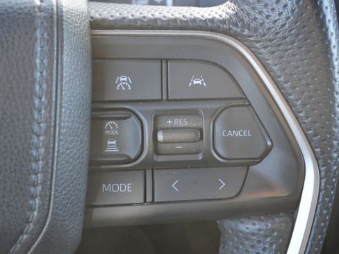 Used 2024 Toyota Tacoma TRD Off-Road image 32