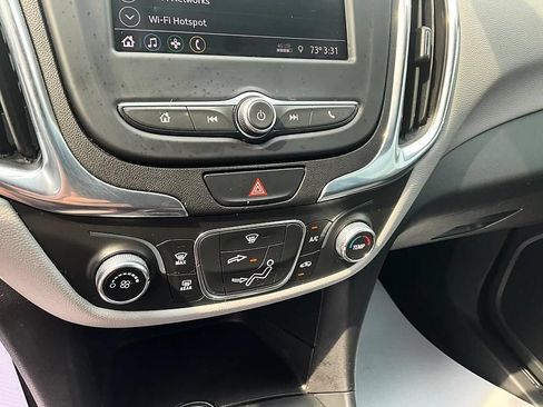 Used 2020 Chevrolet Equinox LS FWD image 21