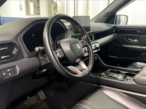 Used 2024 Honda Pilot TrailSport image 8