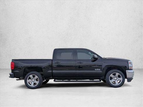 Used 2018 Chevrolet Silverado 1500 LT w/ Texas Edition image 4