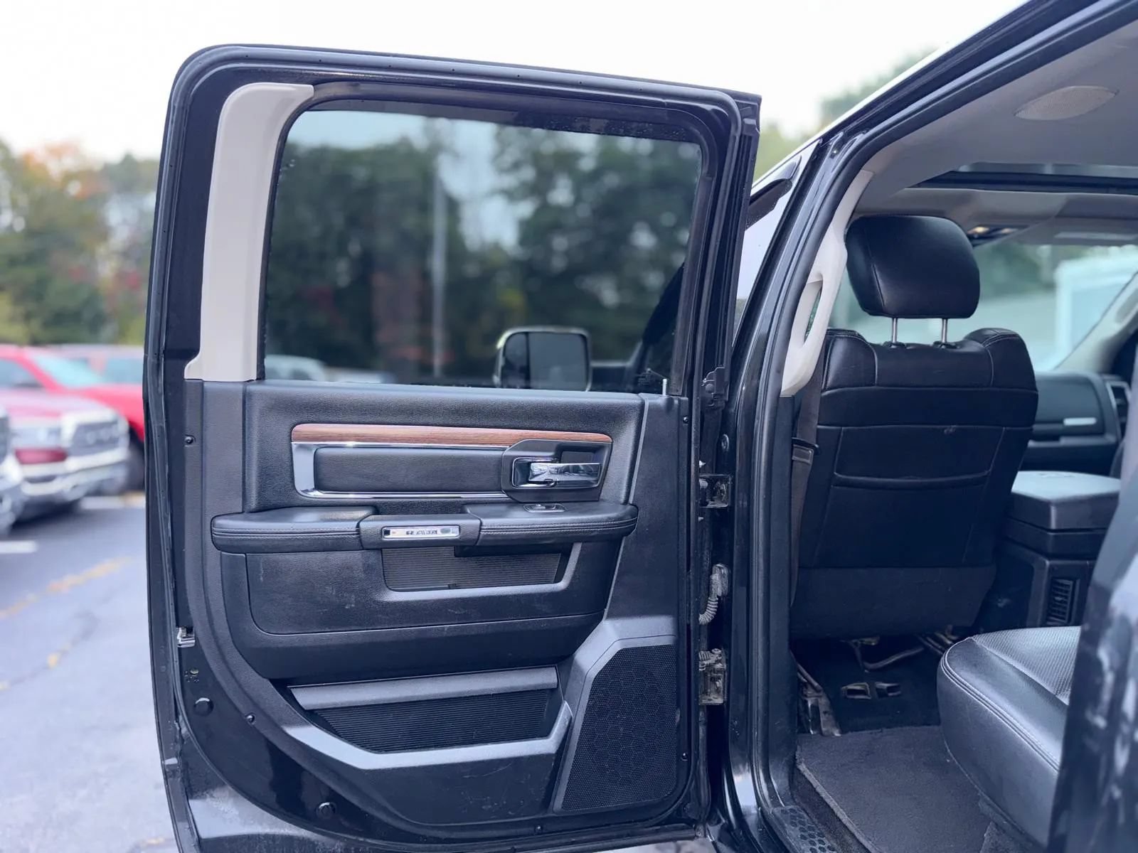 Used 2016 RAM 2500 Laramie w/ Convenience Group AWD/4WD image 27