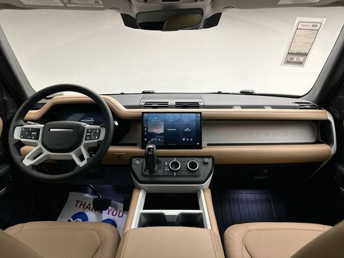Certified 2025 Land Rover Defender 110 X-Dynamic SE image 5