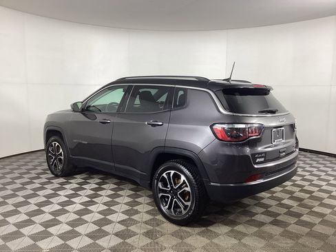 Used 2022 Jeep Compass Limited image 4