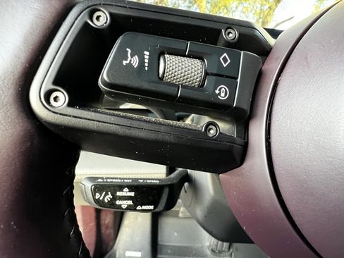 Used 2022 Porsche Taycan 4S image 18