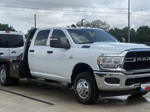 Used 2024 RAM 3500 Tradesman w/ Chrome Appearance Group AWD/4WD image 6