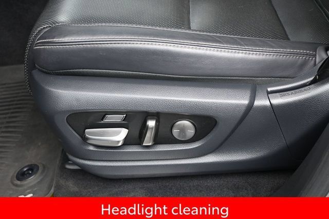 Used 2023 Lexus LX 600 4WD w/ Luxury Package image 27