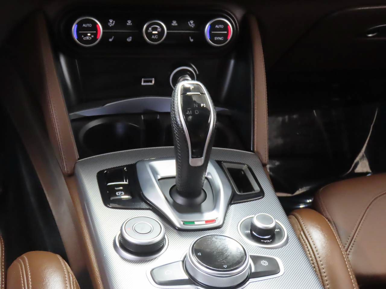 Used 2021 Alfa Romeo Stelvio Ti Sport AWD/4WD image 12