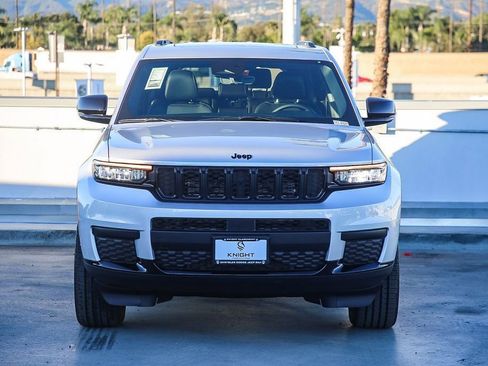 New 2025 Jeep Grand Cherokee L Altitude image 3