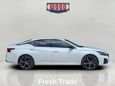 Used 2024 Nissan Altima 2.5 SR FWD image 6