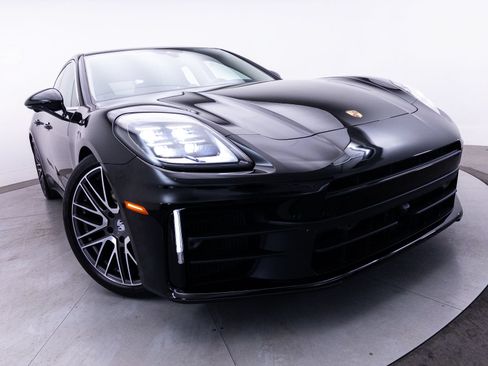 Used 2024 Porsche Panamera 4 w/ Premium Package AWD/4WD image 15