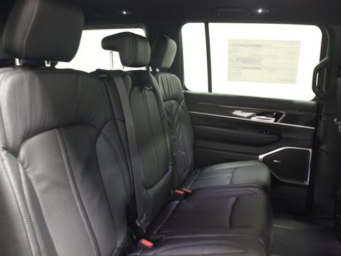 New 2022 Jeep Wagoneer Series II image 15