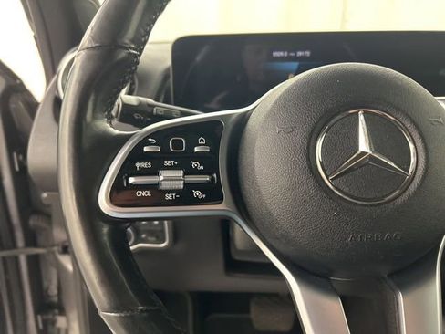 Used 2022 Mercedes-Benz GLB 250 4MATIC image 12
