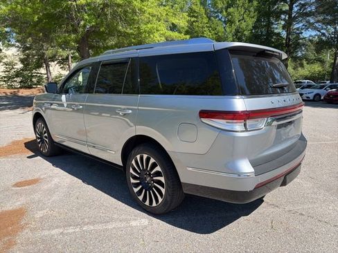 Used 2024 Lincoln Navigator Black Label AWD/4WD image 3