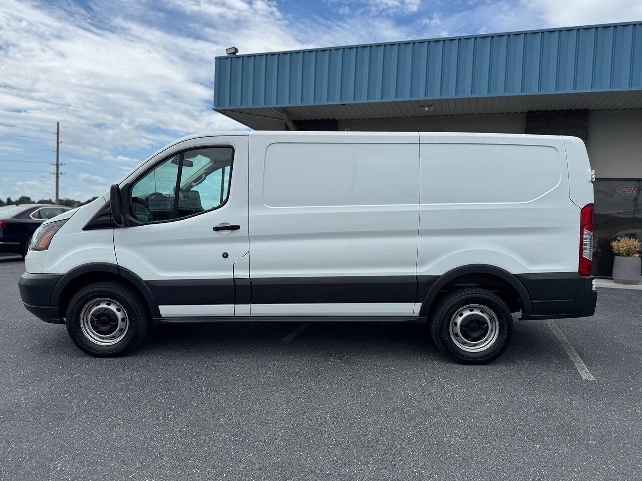 Used 2018 Ford Transit 250 130 Low Roof RWD image 40
