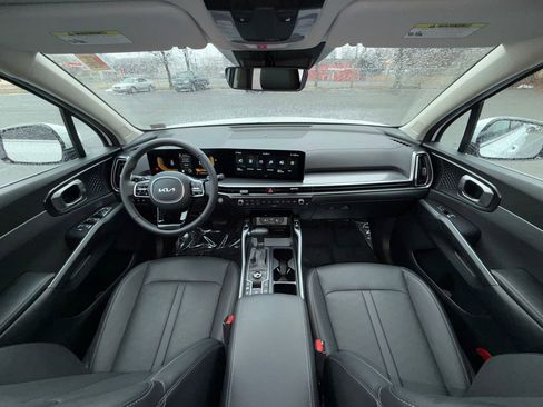 Used 2025 Kia Sorento EX image 25