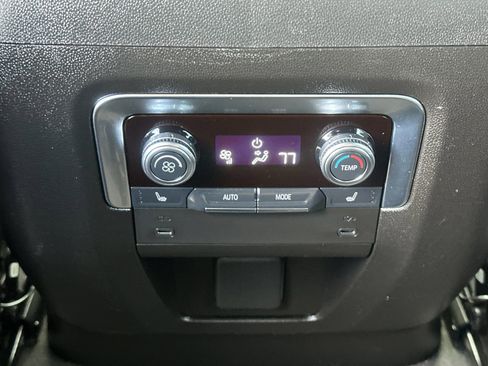 Used 2025 GMC Yukon Denali AWD/4WD image 13