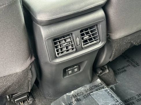 Used 2021 Toyota RAV4 XLE w/ Convenience Package FWD image 14