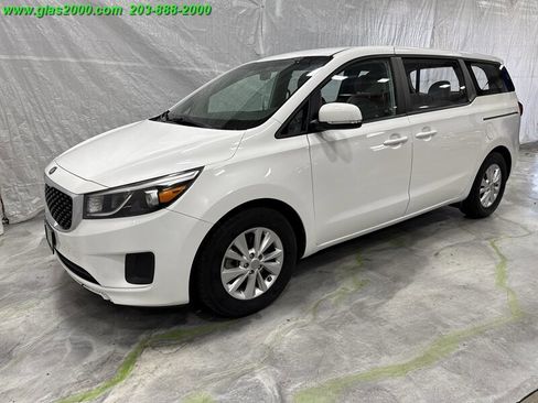 Used 2018 Kia Sedona L image 1