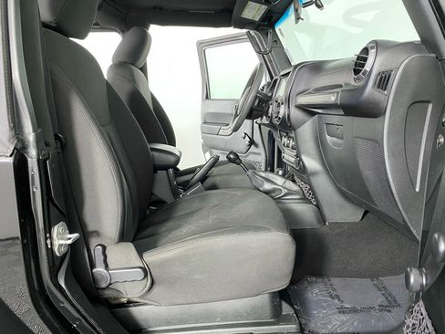 Used 2018 Jeep Wrangler Sport AWD/4WD image 11