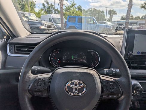 Used 2024 Toyota RAV4 XLE FWD image 29
