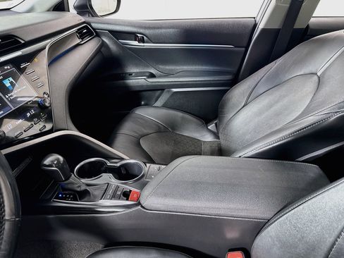 Used 2020 Toyota Camry XSE FWD image 23