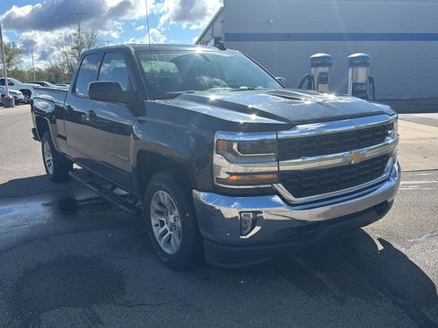 Used 2017 Chevrolet Silverado 1500 LT w/ All Star Edition AWD/4WD image 8