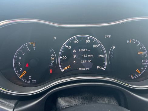 Used 2017 Jeep Grand Cherokee Altitude image 13