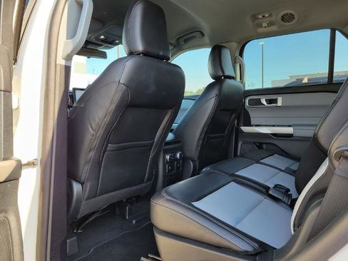 Certified 2022 Ford Explorer XLT w/ Equipment Group 202A image 15