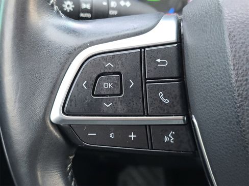 Used 2021 Toyota Highlander LE image 26