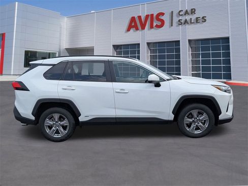 Used 2025 Toyota RAV4 XLE image 5