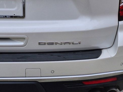 Used 2022 GMC Yukon Denali image 9