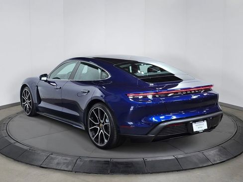 Used 2023 Porsche Taycan image 3