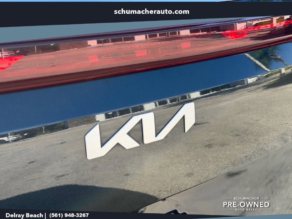 Used 2026 Kia Carnival LXS FWD image 14