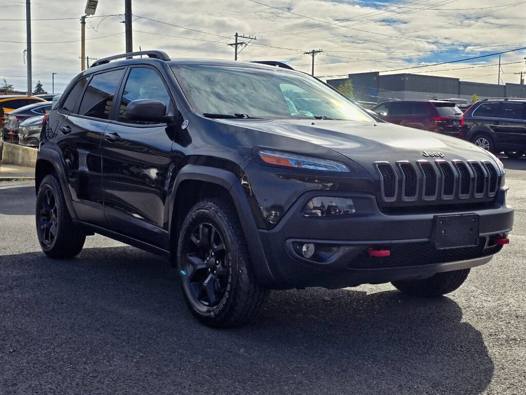 Used 2016 Jeep Cherokee Trailhawk w/ Leather Interior Group AWD/4WD image 4