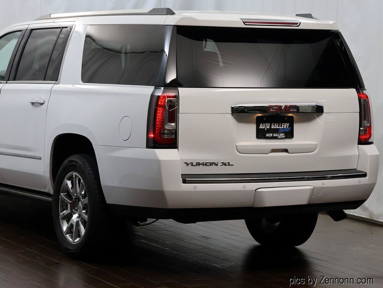 Used 2017 GMC Yukon XL Denali w/ Open Road Package AWD/4WD image 7