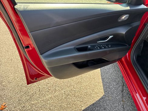 Certified 2023 Hyundai Elantra SEL image 10