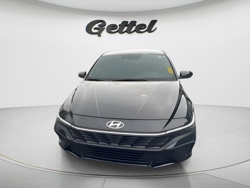 Certified 2025 Hyundai Elantra Sport FWD image 2