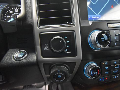 Used 2020 Ford F150 Lariat w/ Equipment Group 502A Luxury AWD/4WD image 21