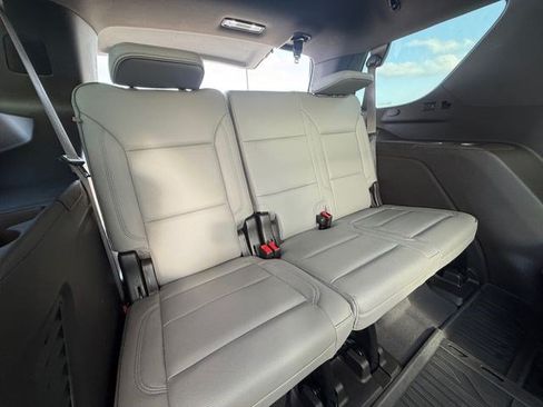 Used 2021 GMC Yukon SLT w/ SLT Premium Package AWD/4WD image 17