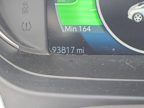 Used 2021 Chevrolet Bolt Premier w/ Infotainment Package image 16