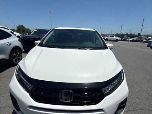 Used 2025 Honda Odyssey Touring image 4