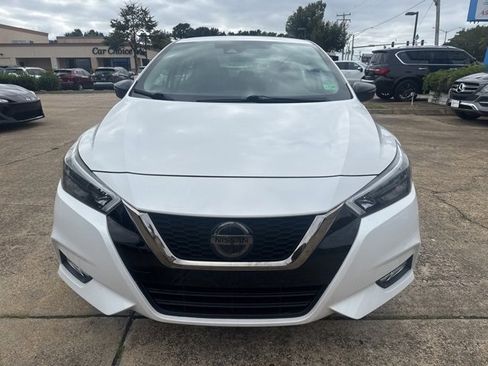 Used 2020 Nissan Versa SR w/ Convenience Package image 2