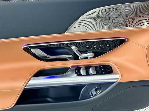 Certified 2022 Mercedes-Benz SL 55 AMG 4MATIC image 18