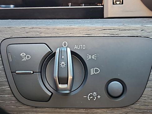 Used 2022 Audi A4 2.0T Premium Plus w/ Premium Plus Package image 25