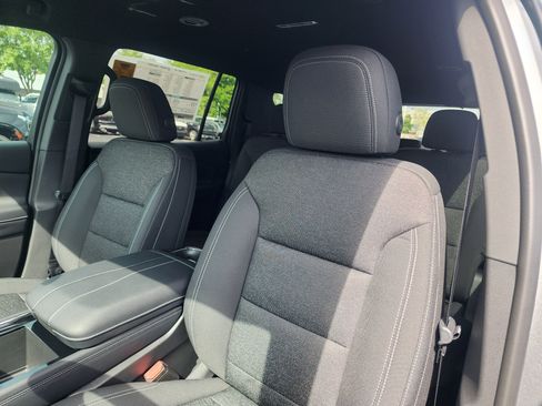 New 2025 Chevrolet Traverse LT w/ Driver Confidence Package image 22