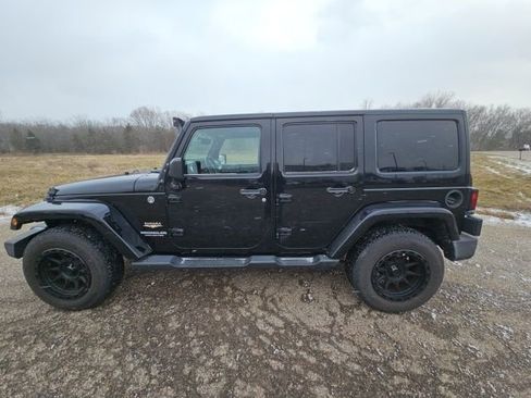Used 2012 Jeep Wrangler Unlimited Sahara w/ Connectivity Group image 6