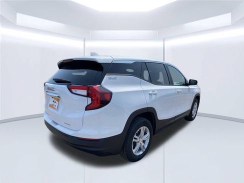 Used 2024 GMC Terrain SLE AWD/4WD image 5