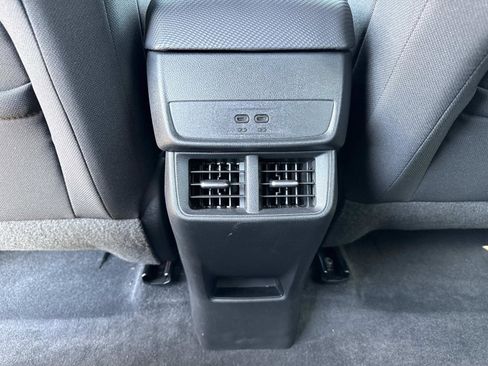 Used 2025 Chevrolet Equinox LT image 30