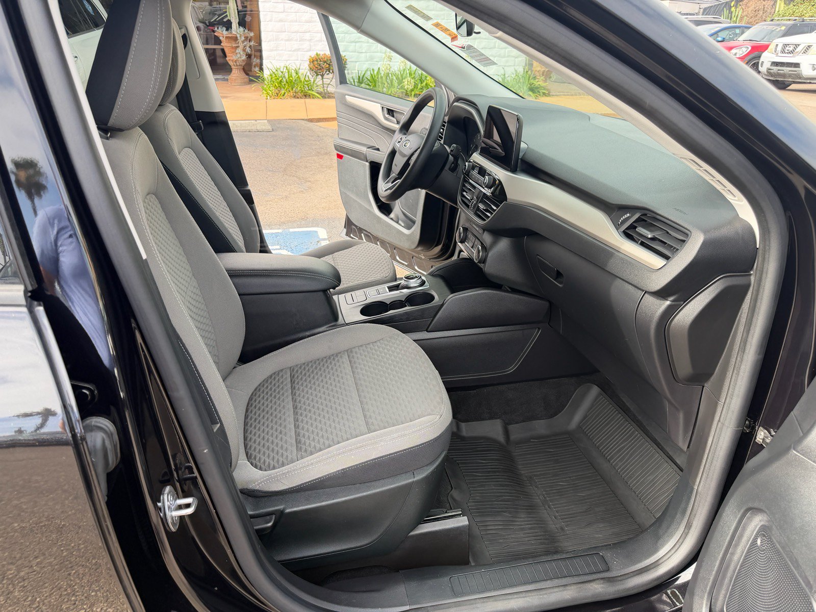Used 2022 Ford Escape SE FWD image 16